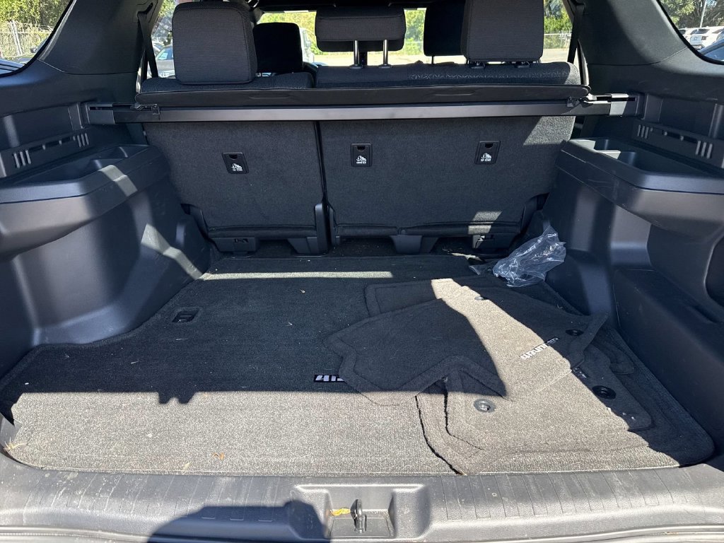 Used 2025 Toyota 4Runner SR5 AWD/4WD image 13