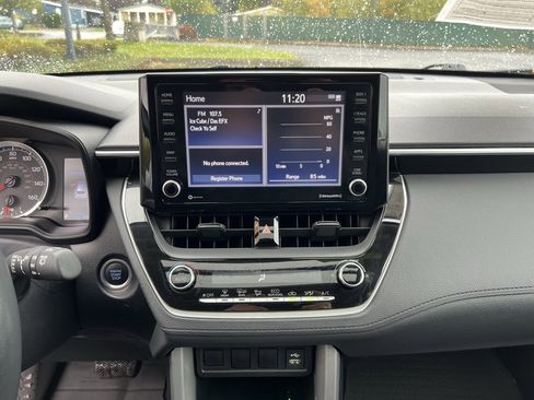 Used 2022 Toyota Corolla Cross LE image 18