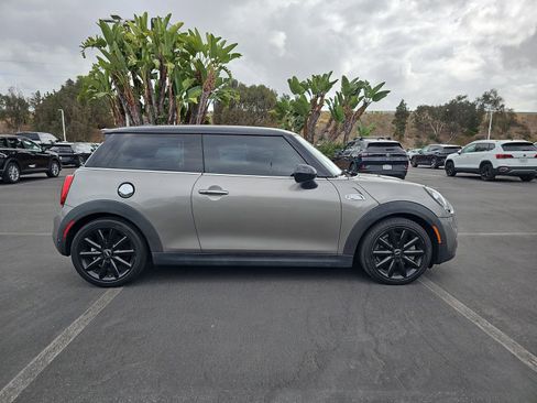 Used 2019 MINI Cooper S FWD image 4