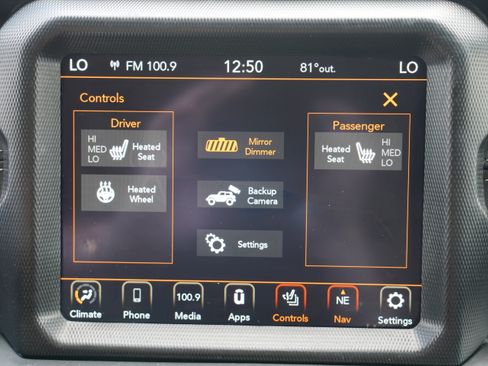 Used 2022 Jeep Wrangler Unlimited Sahara w/ Cold Weather Group AWD/4WD image 26