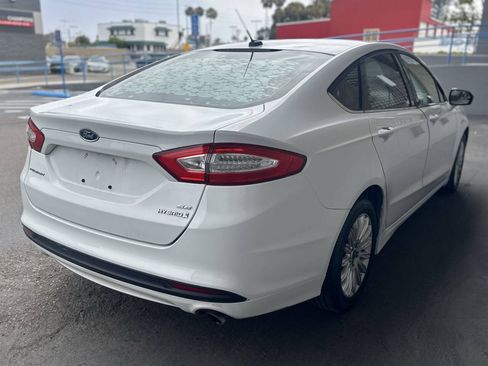 Used 2013 Ford Fusion SE FWD image 3