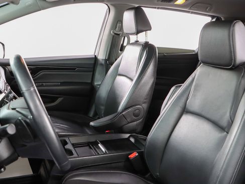 Used 2023 Honda Odyssey Touring image 25