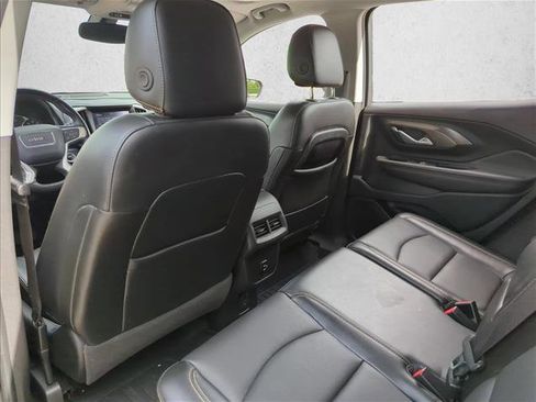 Used 2018 GMC Terrain SLT w/ Preferred Package image 16