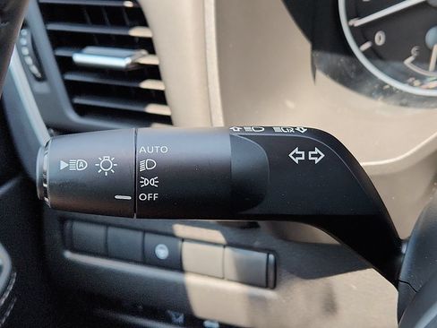Used 2026 Nissan Rogue SV FWD image 22