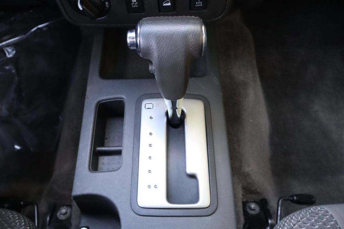 Used 2012 Nissan Xterra PRO-4X AWD/4WD image 35