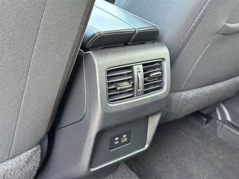 Used 2023 Nissan Rogue SV image 29
