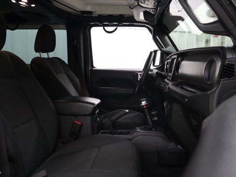 Used 2023 Jeep Wrangler Sport image 31