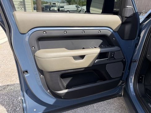 Used 2021 Land Rover Defender 110 X-Dynamic HSE image 15