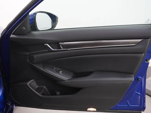 Used 2019 Honda Accord Sport image 9