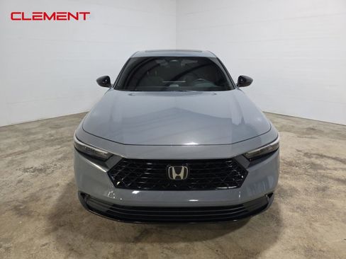 Used 2023 Honda Accord Sport image 2