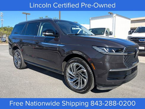 Certified 2025 Lincoln Navigator Reserve image 2