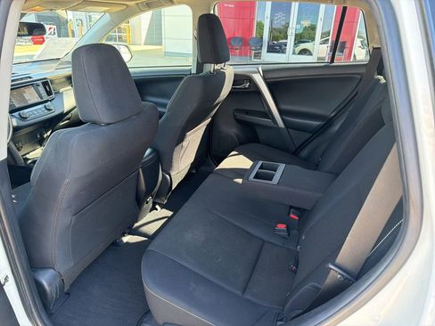 Used 2017 Toyota RAV4 XLE FWD image 17