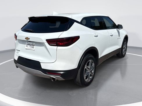Used 2025 Chevrolet Blazer LT FWD image 8