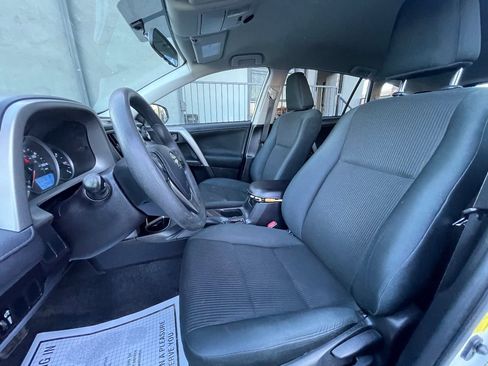 Used 2016 Toyota RAV4 LE image 10