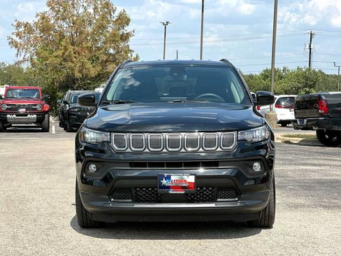 Used 2022 Jeep Compass Latitude FWD image 10
