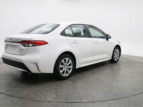 Used 2025 Toyota Corolla LE image 9