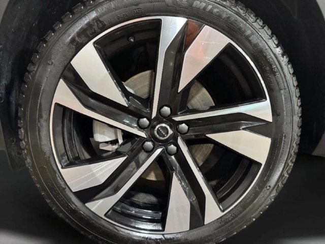 Used 2025 Volvo XC40 B5 Ultra w/ Climate Package AWD/4WD image 32