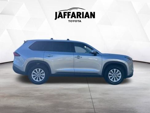 Certified 2024 Toyota Grand Highlander XLE image 4