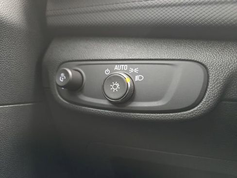 Used 2025 Chevrolet TrailBlazer LT FWD image 35