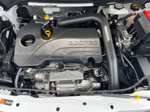 Used 2025 Chevrolet Equinox LT image 32