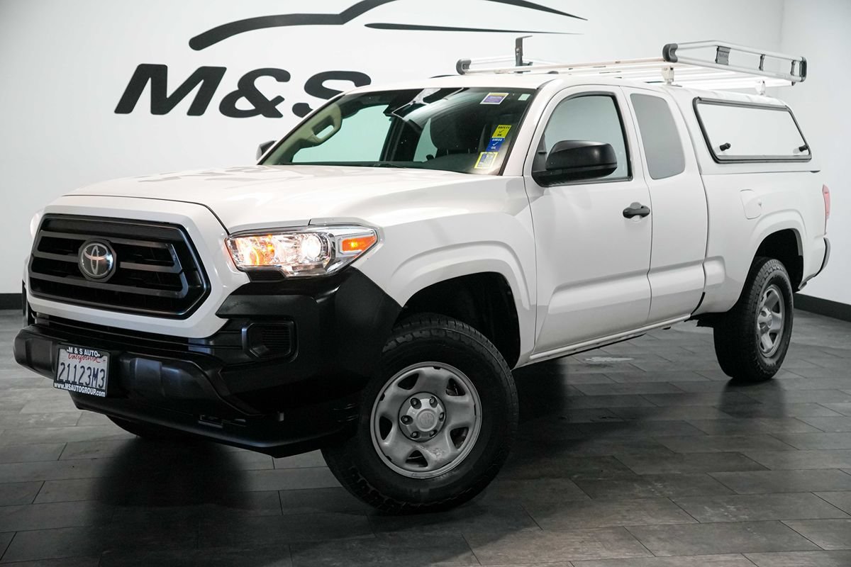 Used 2022 Toyota Tacoma SR RWD image 2