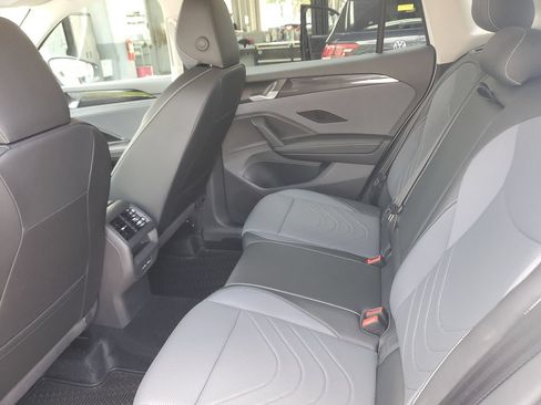 Certified 2026 Volkswagen Tiguan SE AWD/4WD image 16