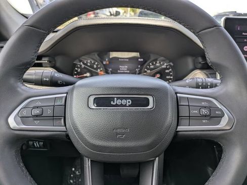 Certified 2022 Jeep Compass Latitude FWD image 18