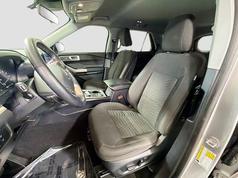 Used 2020 Ford Explorer XLT w/ Comfort Package AWD/4WD image 21