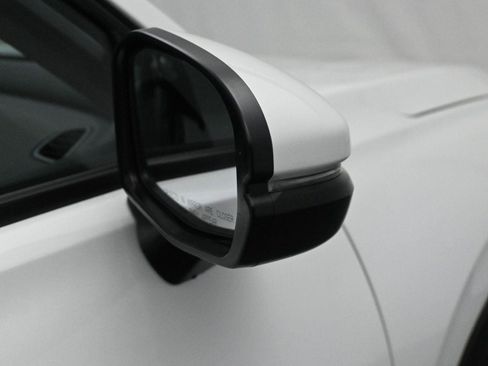 Used 2024 Honda HR-V EX-L image 15