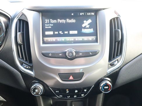 Used 2018 Chevrolet Cruze LT w/ RS Package image 36