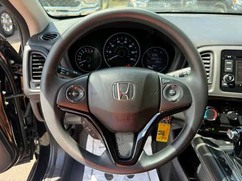 Used 2021 Honda HR-V LX image 5