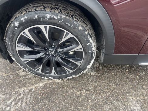 Used 2024 MAZDA CX-90 Plug-In Hybrid w/ Premium Plus image 11