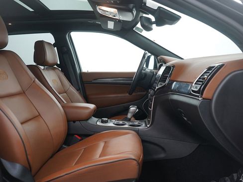 Used 2020 Jeep Grand Cherokee Overland image 12