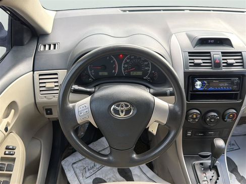 Used 2013 Toyota Corolla L FWD image 19