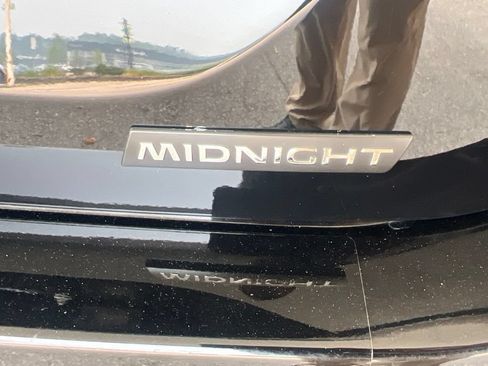Used 2023 Nissan Sentra SR w/ Midnight Edition Package FWD image 32