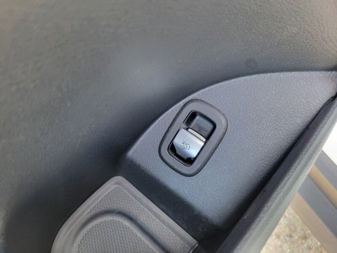 Used 2024 Mercedes-Benz GLC 300 w/ Winter Package image 15