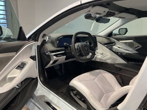 Used 2024 Chevrolet Corvette Stingray Premium Cpe w/ Battery Protection Package image 25