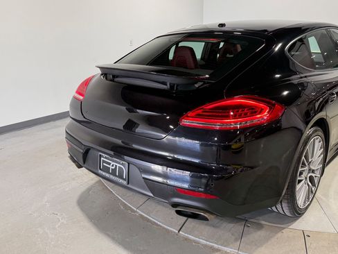 Used 2016 Porsche Panamera 4 image 18