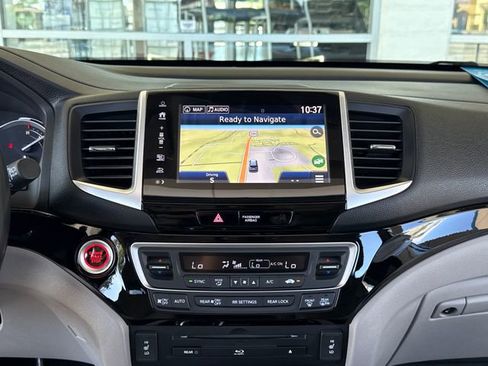 Used 2017 Honda Pilot Touring image 19