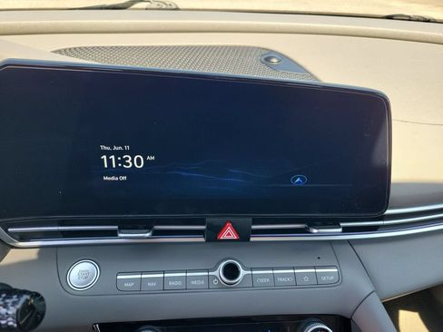 Used 2024 Hyundai Elantra SEL FWD image 28