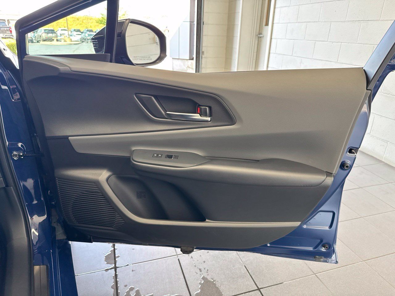 Used 2025 Toyota Prius XLE FWD image 51