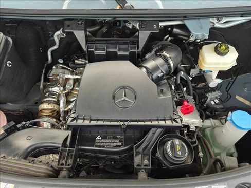 Used 2024 Mercedes-Benz Sprinter 2500 image 21