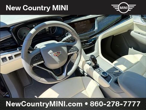 Used 2021 Cadillac XT6 Premium Luxury AWD/4WD image 9