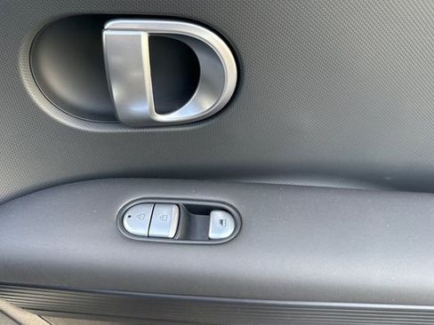 Used 2024 Hyundai Ioniq 5 SE image 21