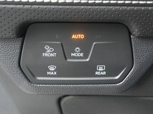 Certified 2025 Volkswagen Atlas SEL image 23