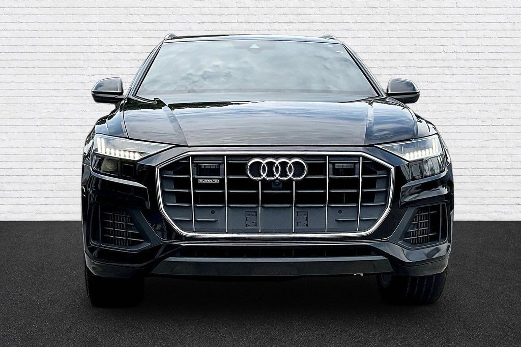 Used 2020 Audi Q8 Premium Plus w/ Premium Plus Package AWD/4WD image 2