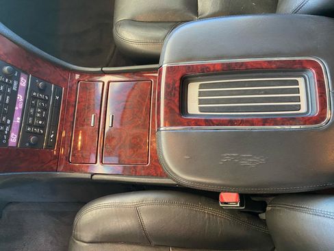 Used 2013 Cadillac Escalade Premium AWD/4WD image 16
