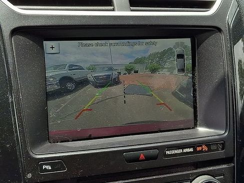 Used 2017 Ford Explorer XLT w/ Equipment Group 202A FWD image 14