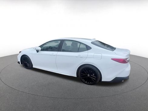 Used 2025 Toyota Camry SE image 10