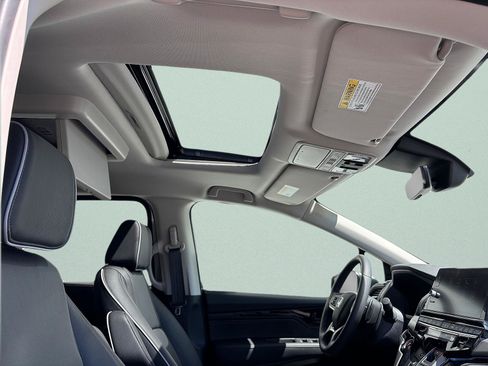 Certified 2026 Honda Odyssey Touring image 44